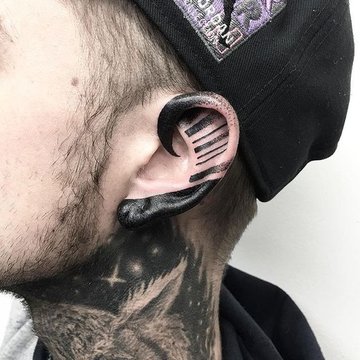 Тату на ухе (16)