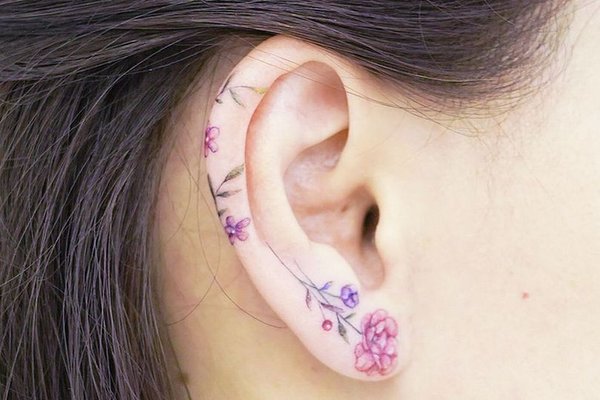 Тату на ухе (5)